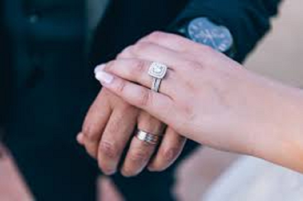 The Reason Silver Rings Are Rarely Chosen As Engagement Rings