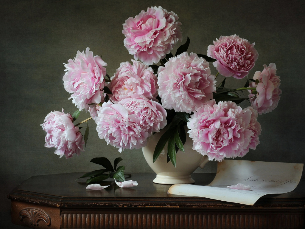 Choosing the Right Vase for Your Flowers