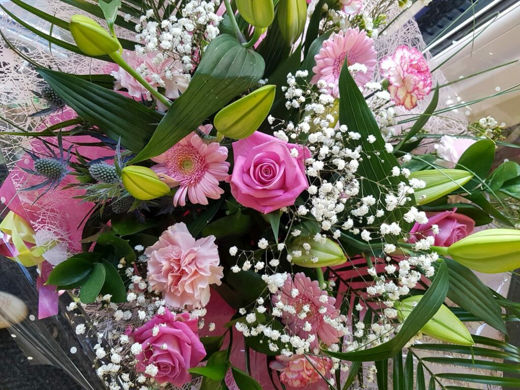 The Language of Flowers: Decoding Sentiments and Meanings Behind Gogo Florist’s Bouquets
